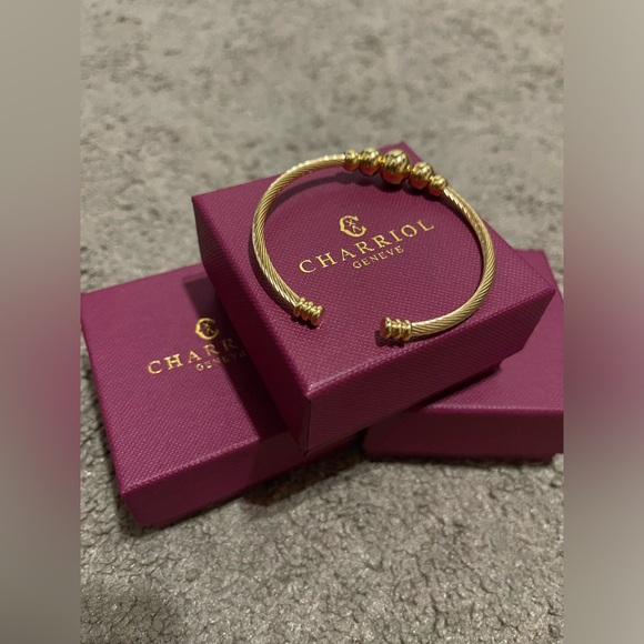 Gold bangle - Picture 2 of 2